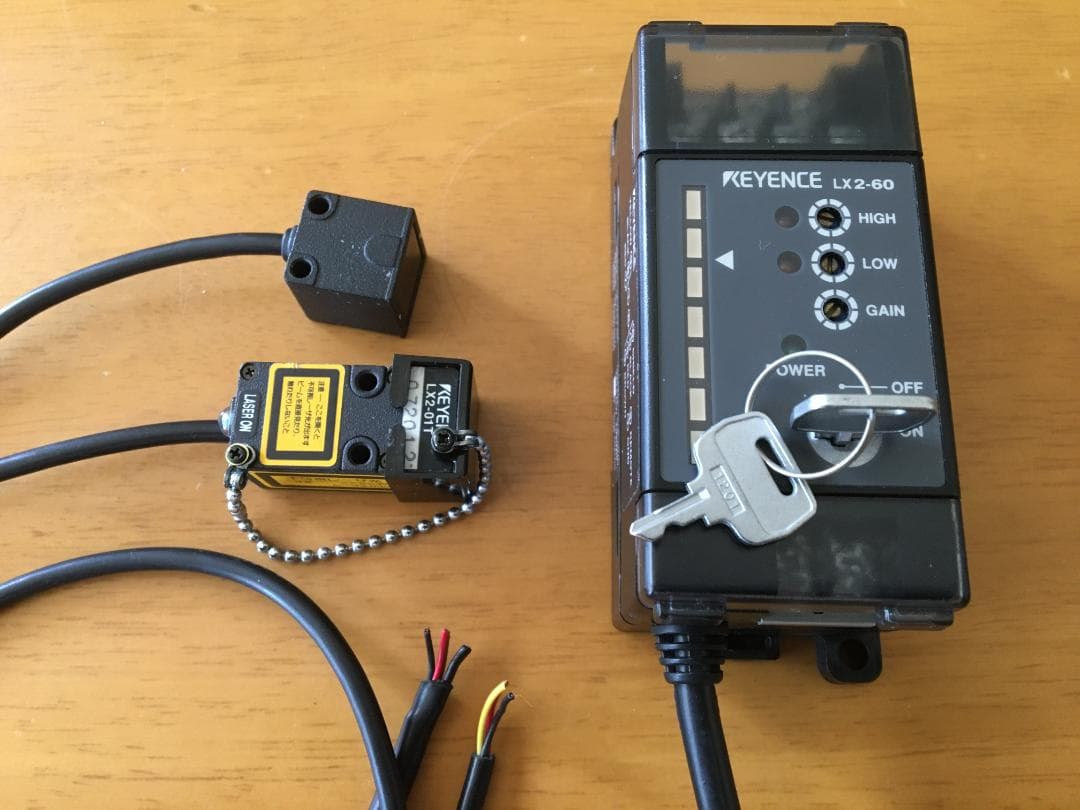 【電子機器】超小型デジタルレーザセンサ 本体+投受光部　（１組)