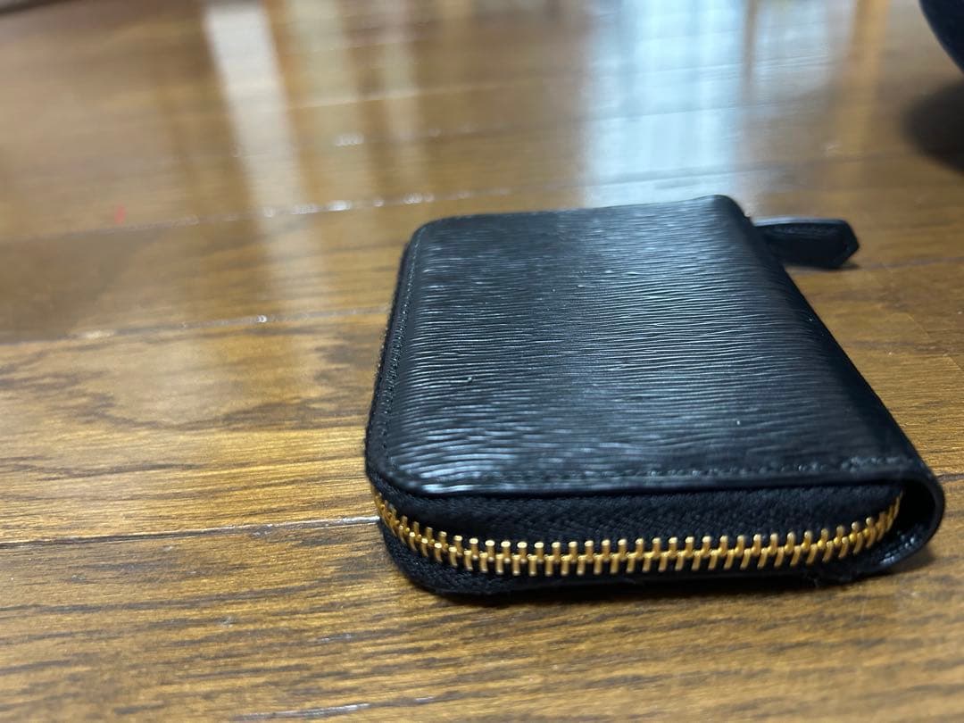 PRADA エピレザー ブラック ケース