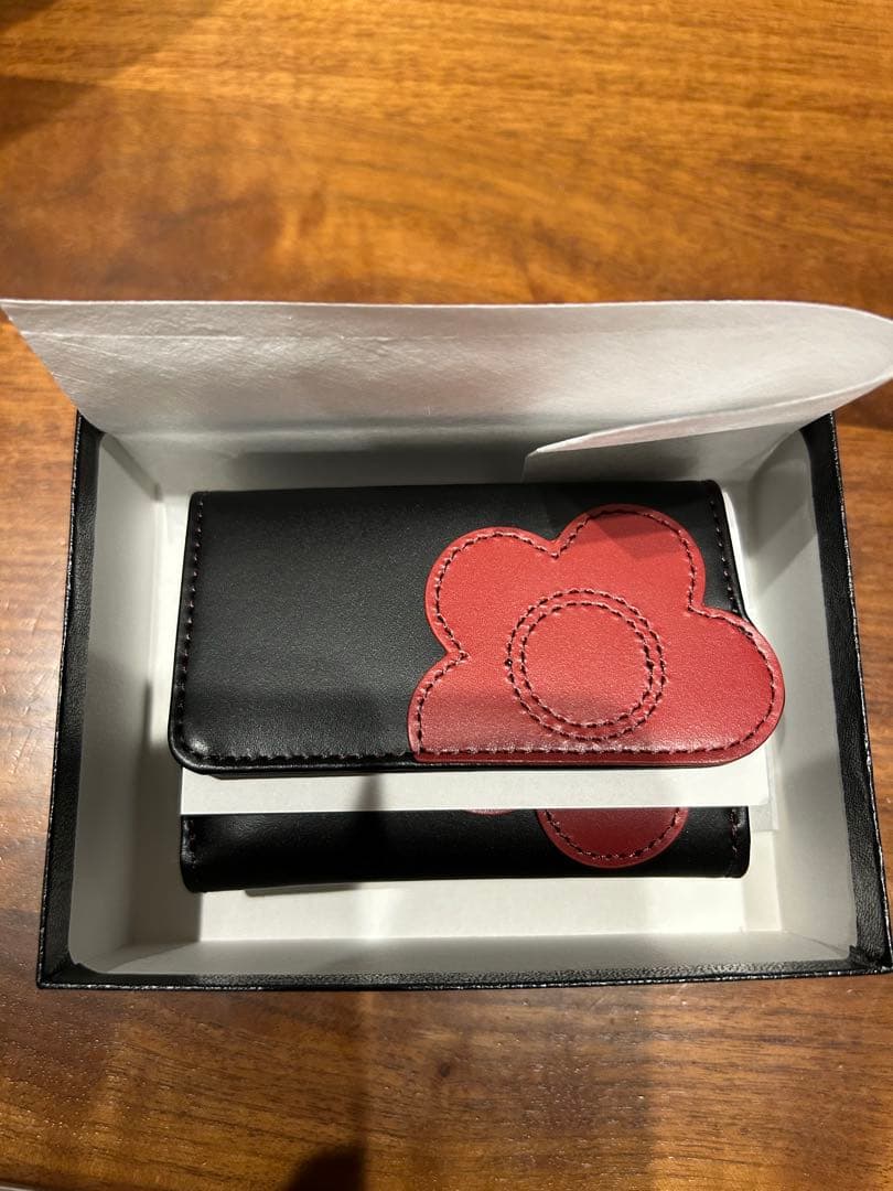 新品未使用タグ付き　MARY QUANT マリークワント 財布　三つ折り　ハート