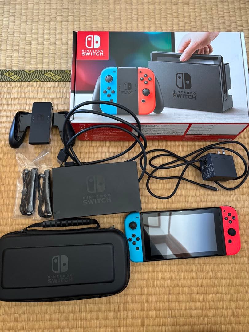 ニンテンドースイッチ 本体 Nintendo Switch ケース、フィルムつき