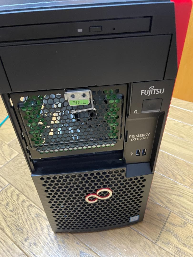 Fujitsu PRIMERGY TX1310 M3 サーバー