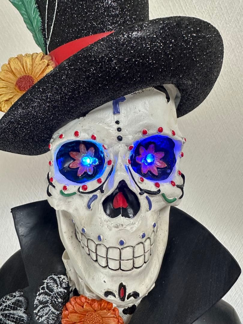 ライト付きスカル像