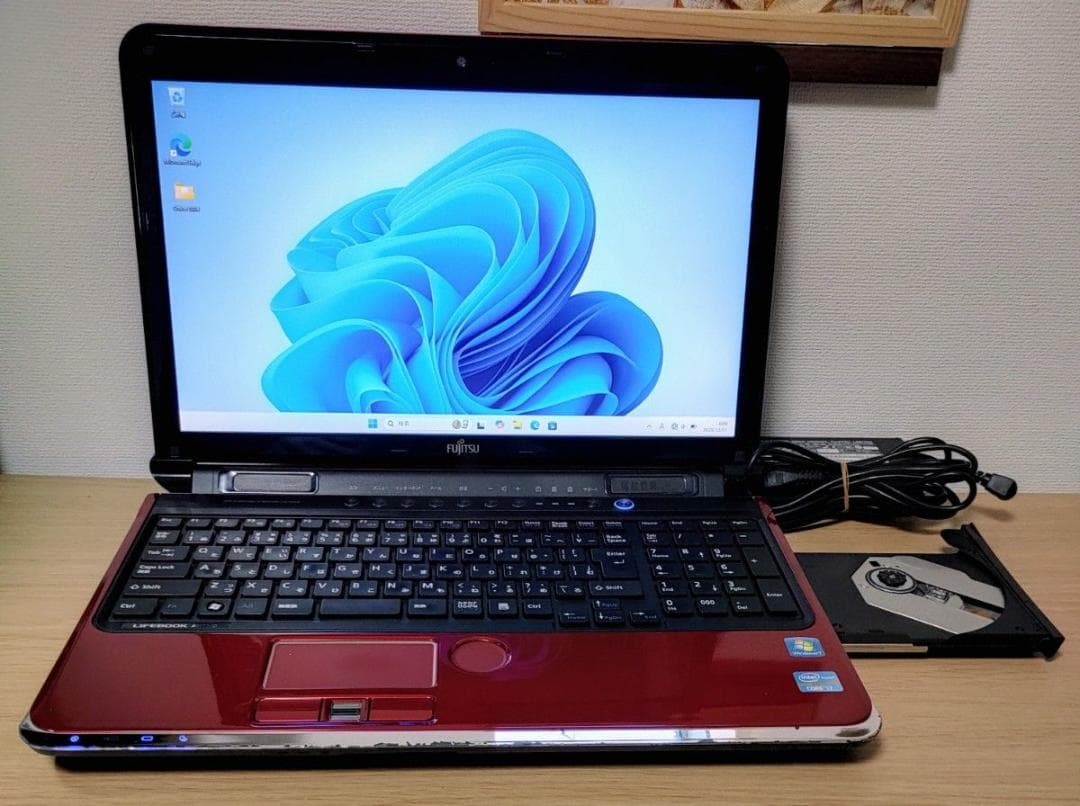 FUJITSU LIFEBOOK Corei7 メモリ16GB SSD512GB
