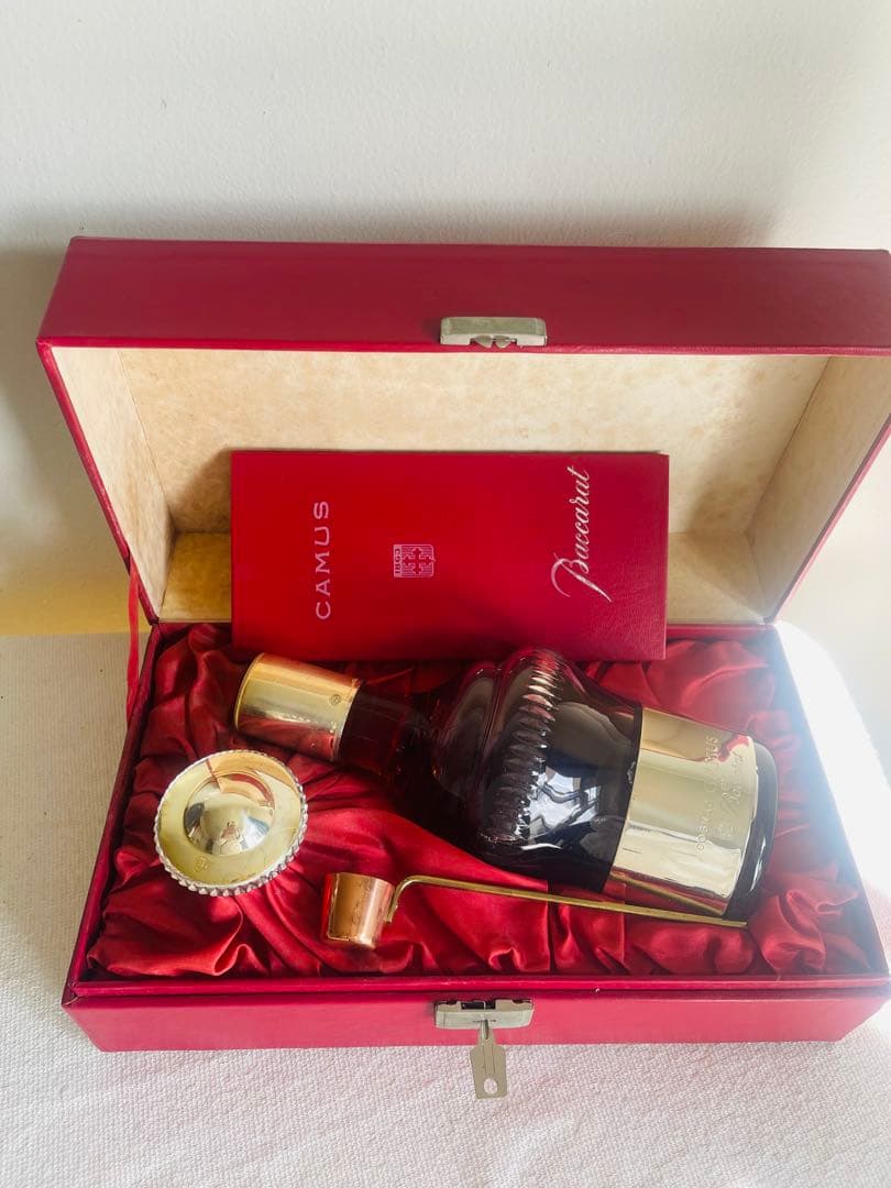 カミュ シルバートップ バカラ クリスタルボトル 700ml 40%