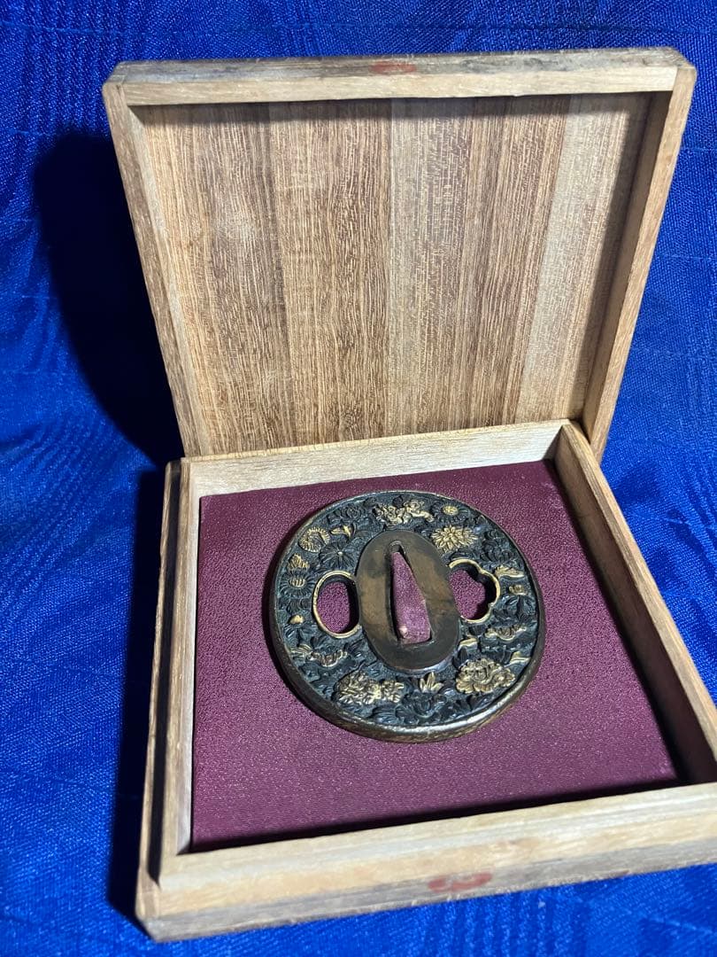 鍔　日本刀　金象嵌　獅子　牡丹　菊　銅鍔　時代物