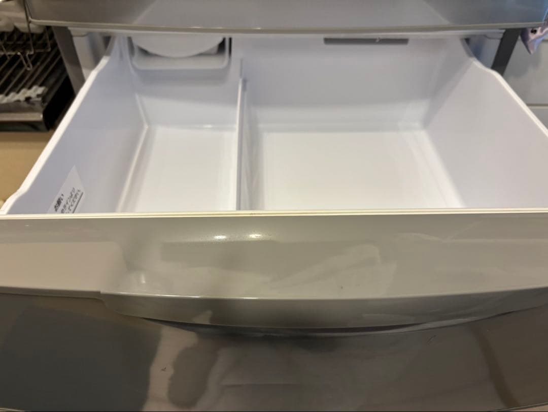 冷蔵庫　シルバー 引き出し式