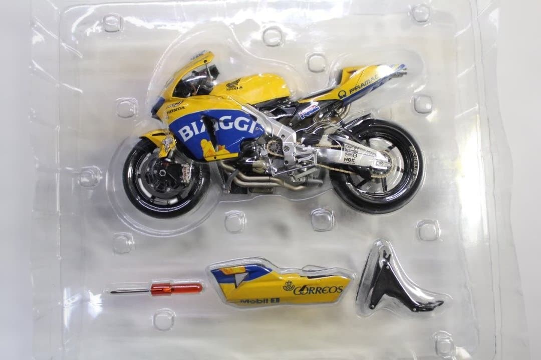 マスターワークコレクション1/12ホンダPonsRC211V’’03Biaggi