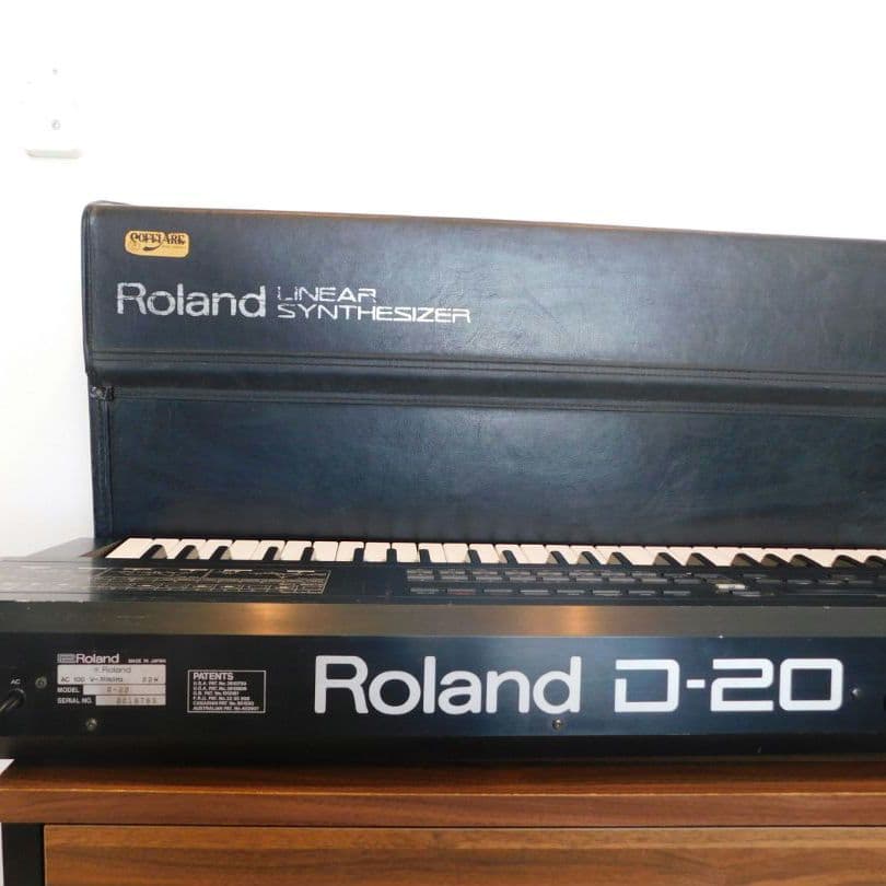 Roland ローランドD-20 シンセサイザー ハードケース付