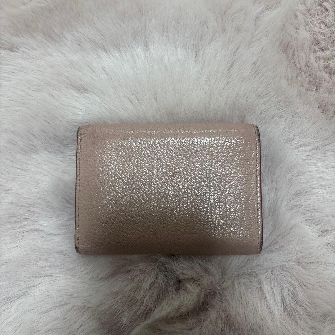 にもmiu miu 財布　マドラスラブレターピンク 三つ折り財布