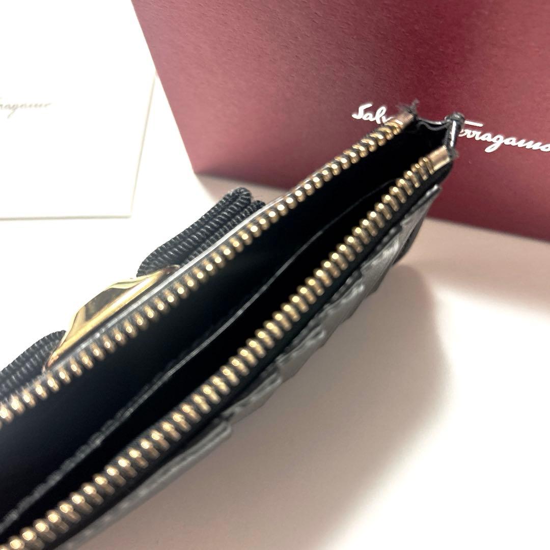 haru＊様交渉中　フェラガモ ウォレット カードミニ財布