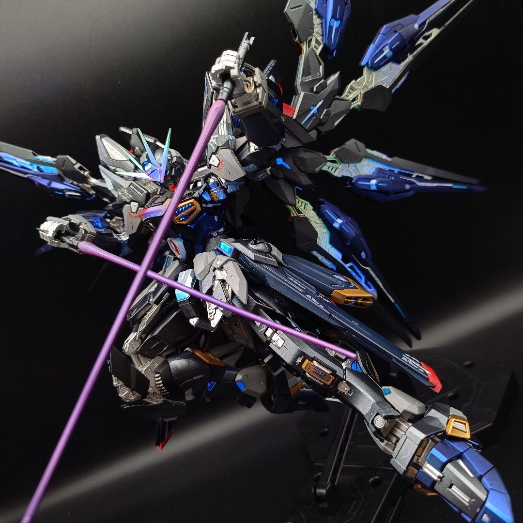 MGEX　ストライクフリーダムガンダム　ガンプラ　全塗装完成品　ブラックゴースト