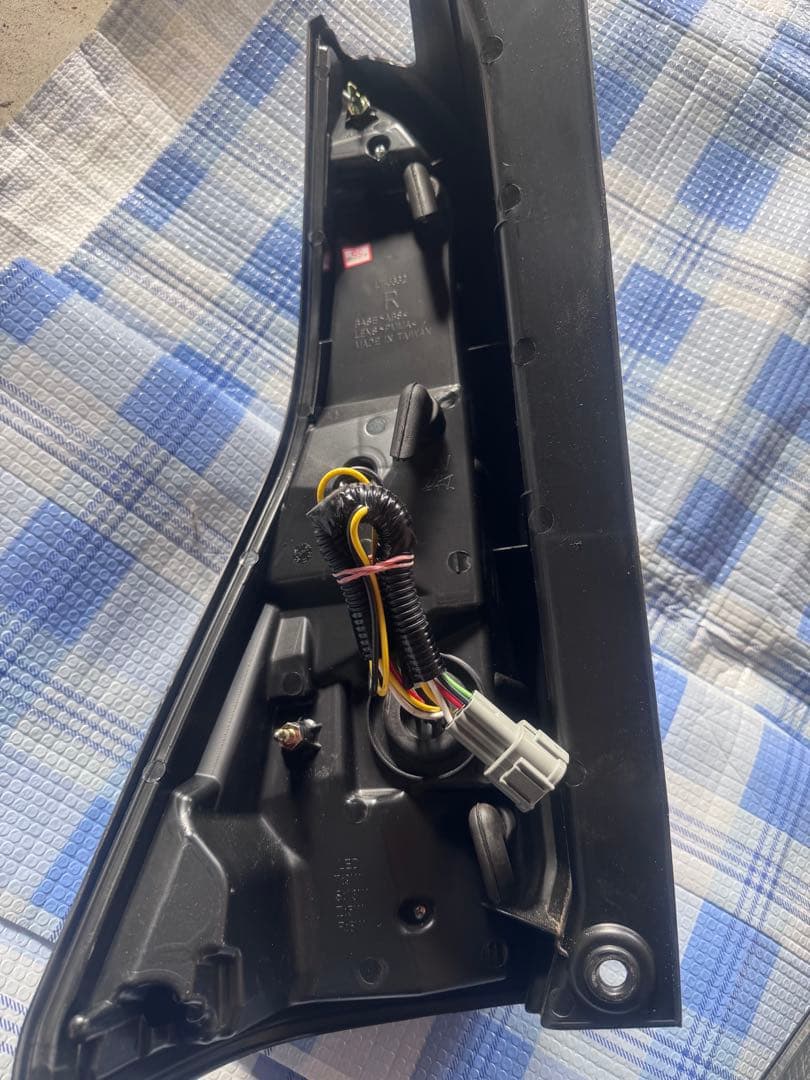 c27 セレナスモーク テールランプ 2個セット