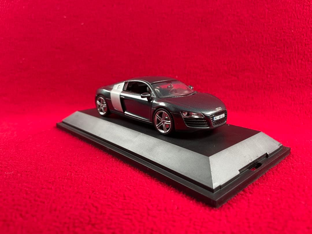 Schuco R8 ミニカー 1/43 シュコー　アウディ　デイトナグレー