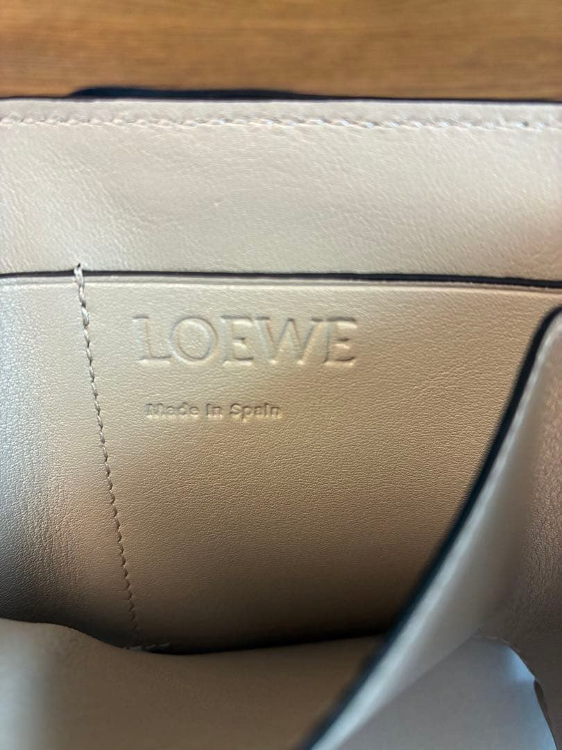 【新品・未使用】LOEWE / ロエベ　三つ折り財布　トライフォールド