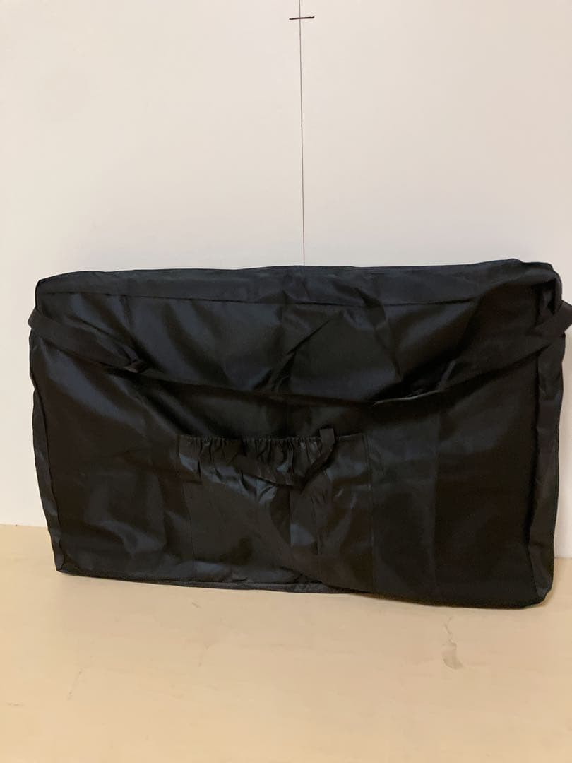 未使用　折りたたみ　エステベッド　マッサージベッド　持ち運びカバー付き