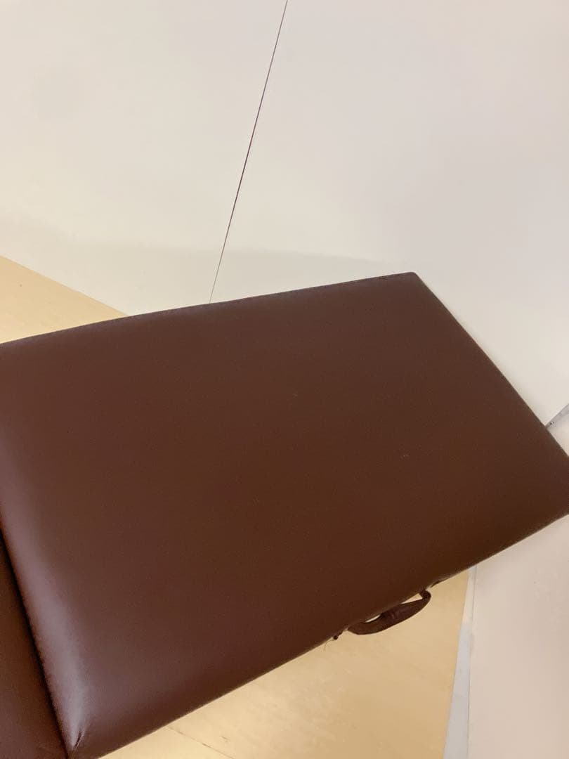 未使用　折りたたみ　エステベッド　マッサージベッド　持ち運びカバー付き