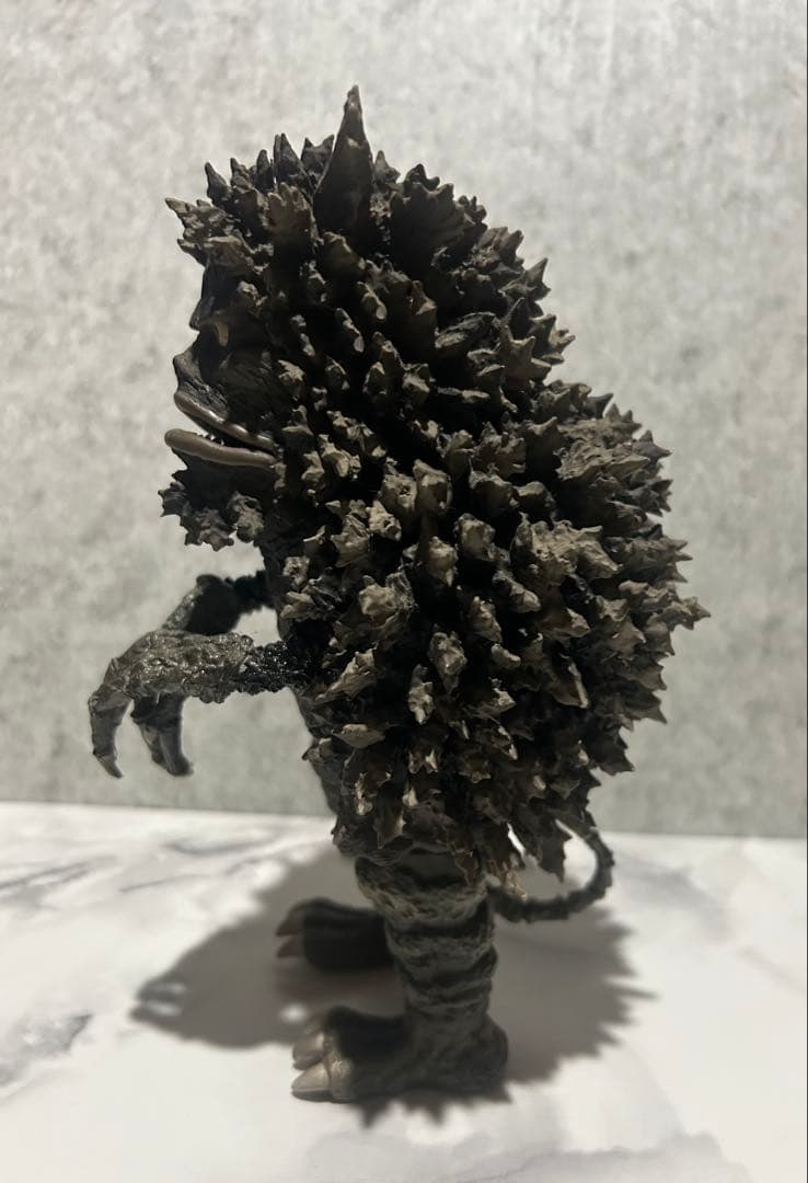 X-PLUS大怪獣シリーズウルトラQに登場する『隕石怪獣ガラモン』のフィギュア