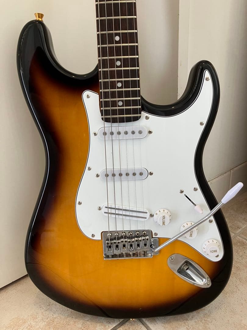 ストラトタイプ　フルメンテ&コンボギター