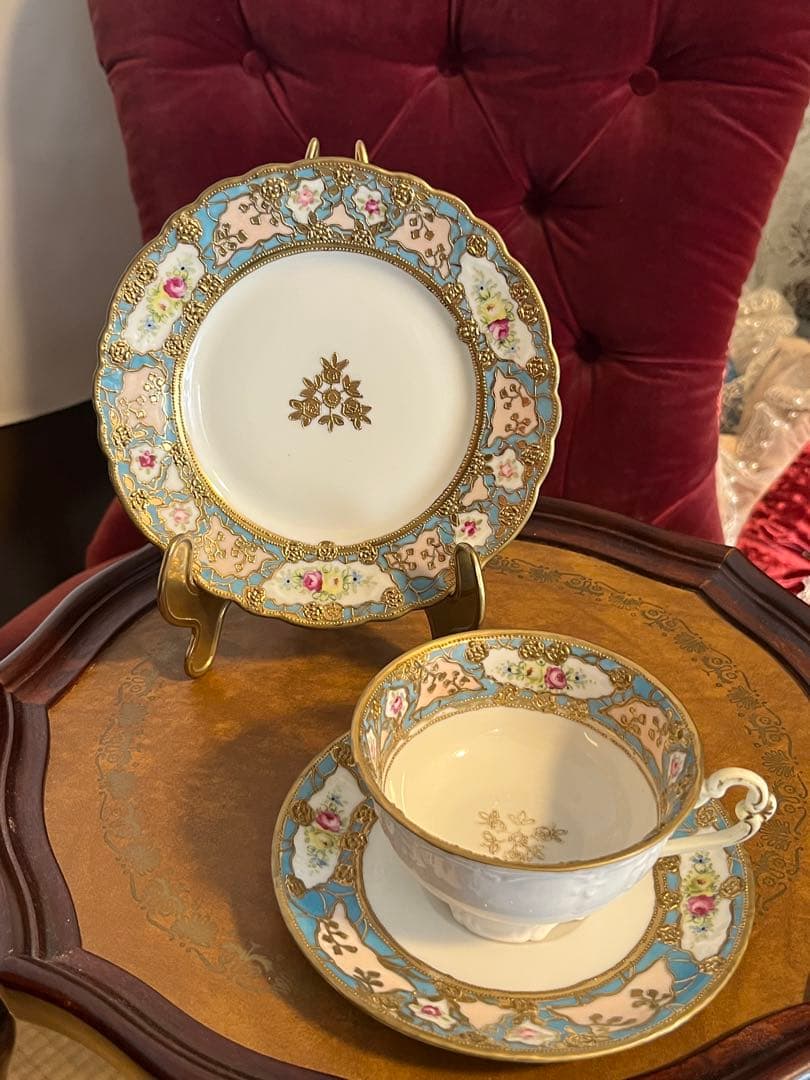 極美品オールドノリタケ マルキ印 金彩のカップとソーサー　プレート　トリオセット