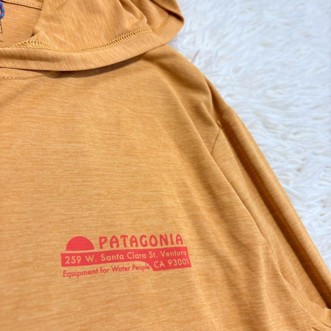 y8439 美品✨パタゴニア 薄手パーカー キャプリーン グラフィック フーディ