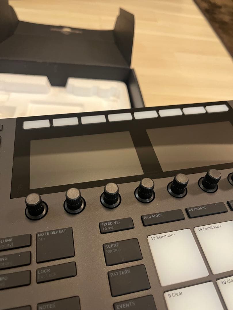 Native Instruments MASCHINE MK3 ＋スタンド付