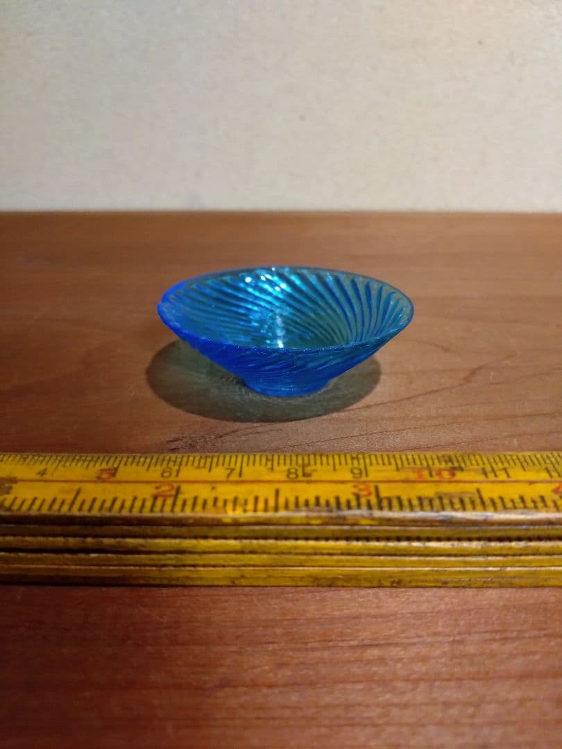 明治青ガラス 斜め捻じ紋 盃 猪口