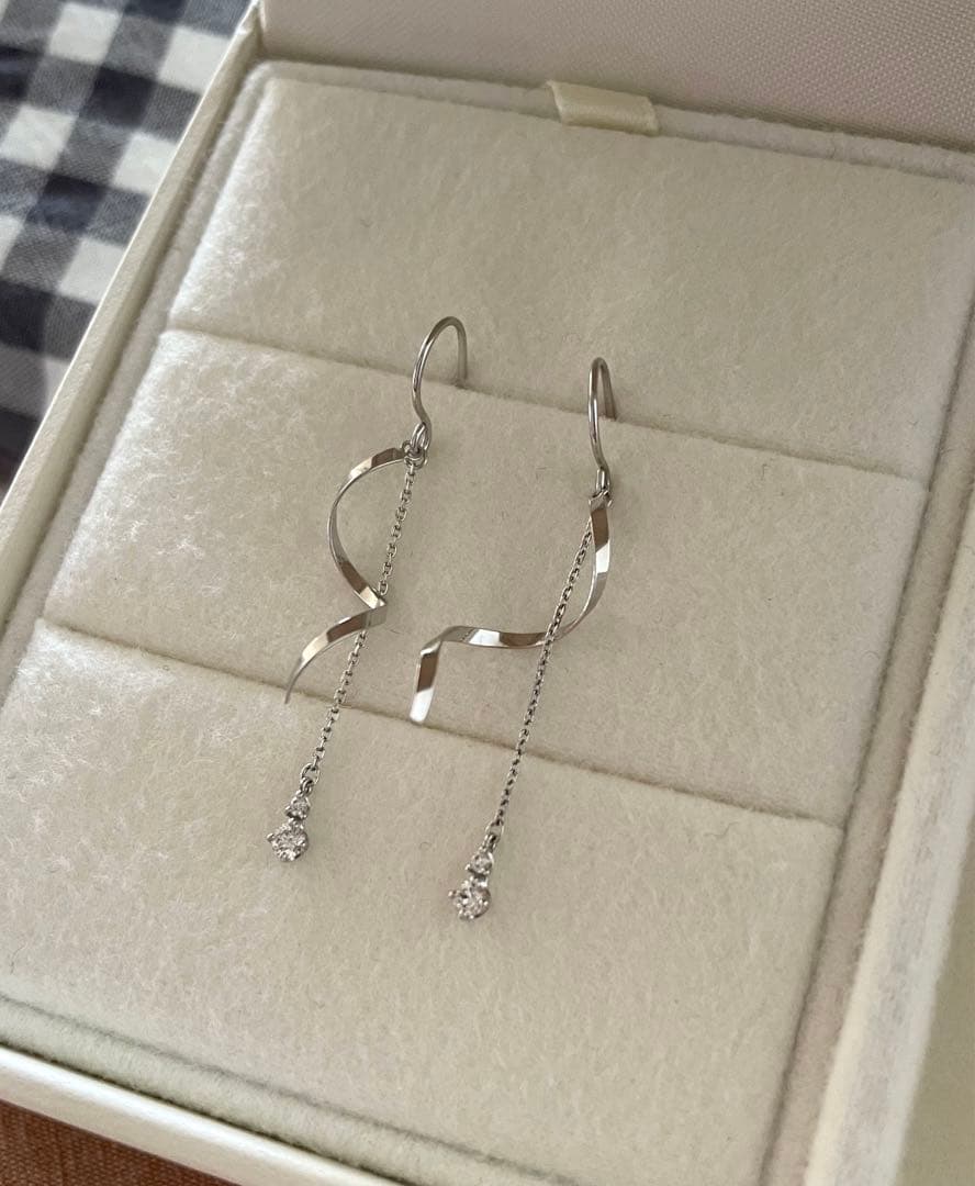 【新品】TSUTSUMI プラチナ ダイヤモンドピアス