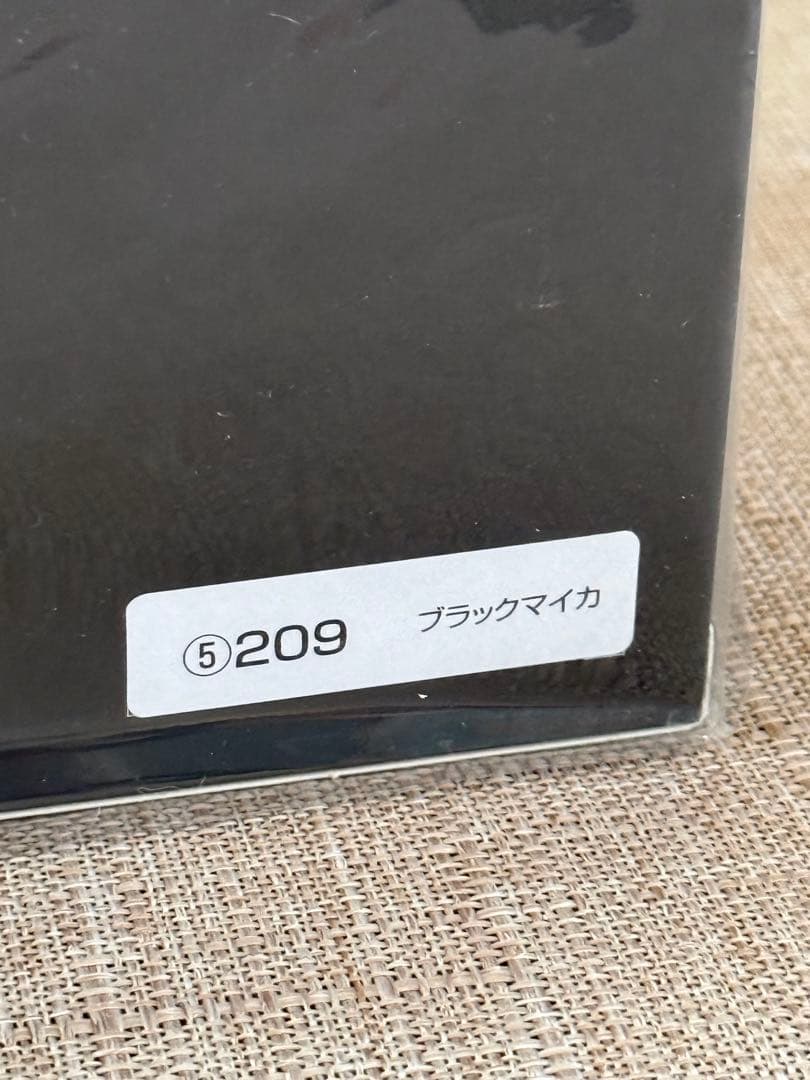 新型カローラクロス　カラーサンプルミニカー 1/30