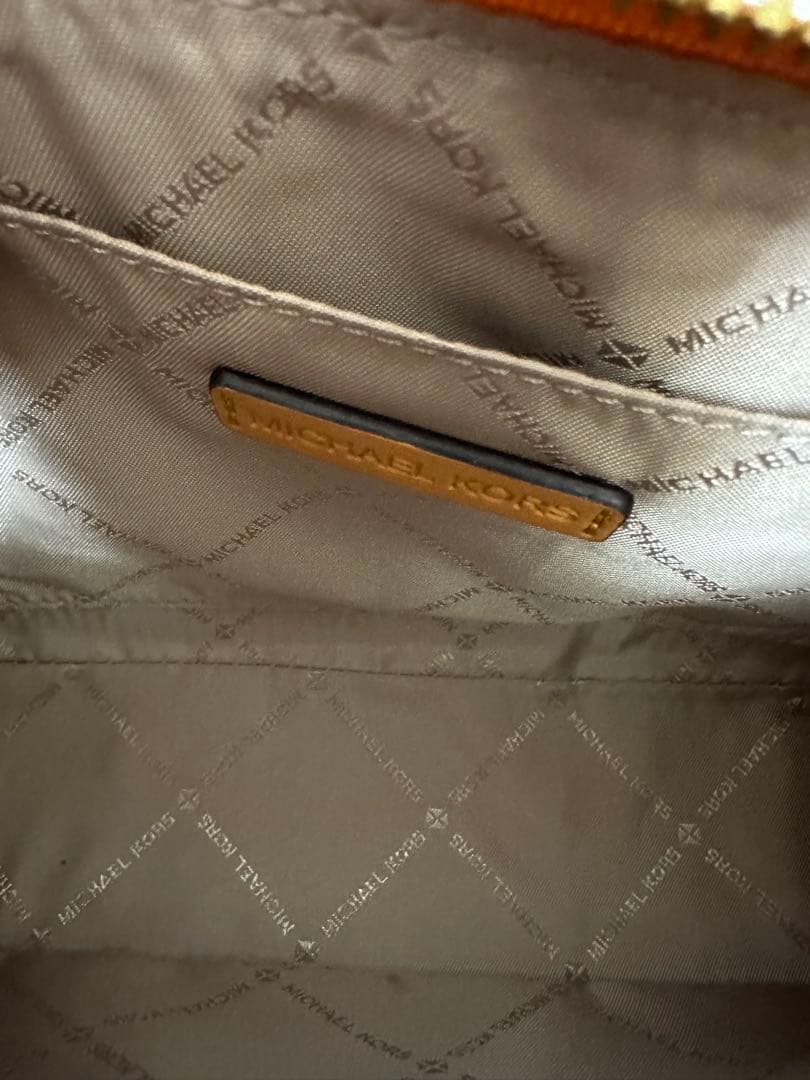 y*e様 新品未使用　マイケルコース　クロスボディ