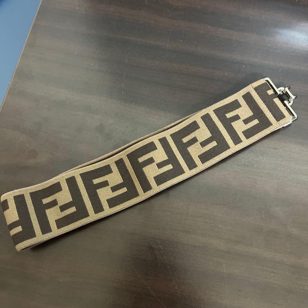 超お買い得FENDI FFロゴビーチタオルブランケットFX002-A6PA-TU