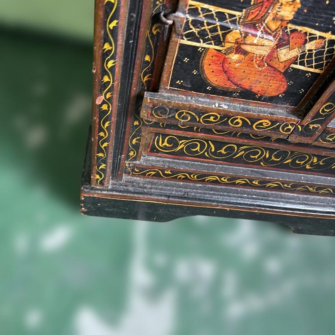 ★インド 手描き装飾の木製タンス キャビネット 家具 アンティーク 格安