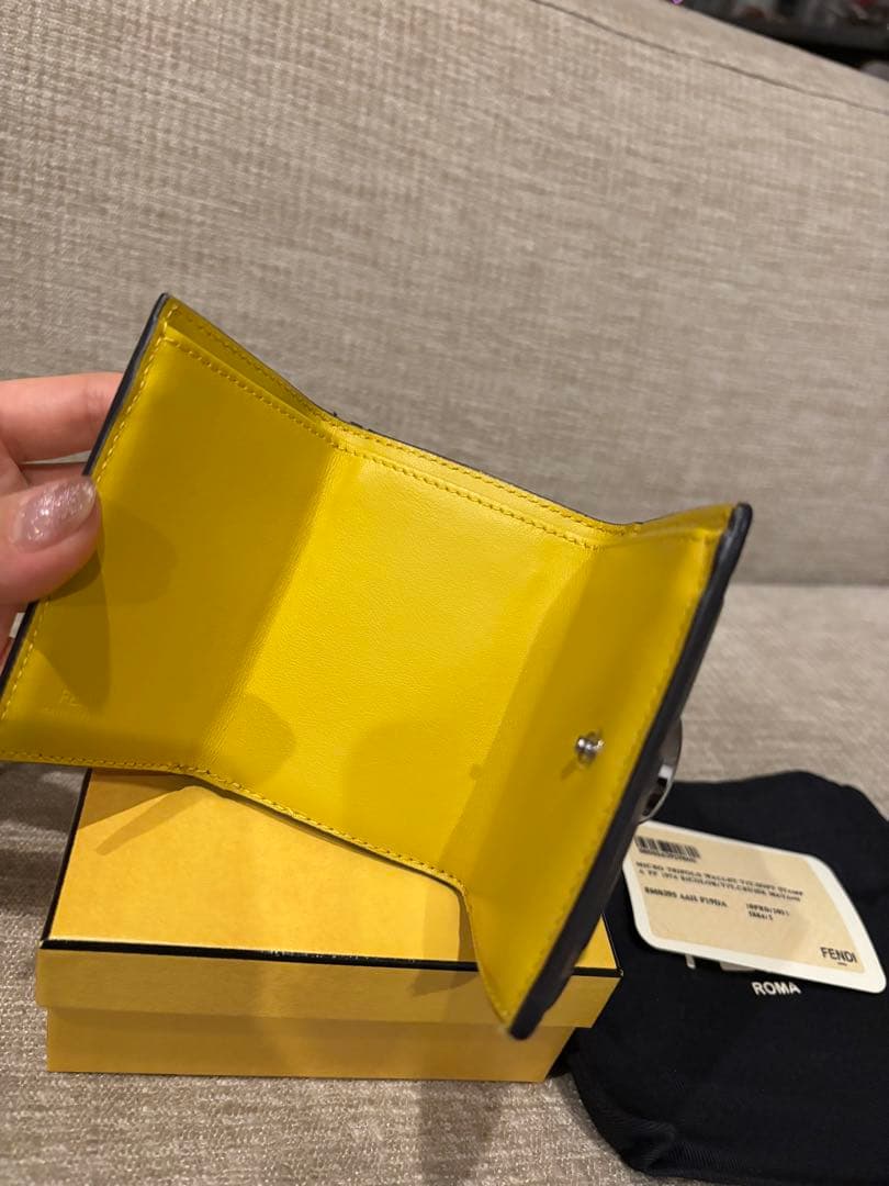 お年玉SALE⭐︎FENDI ミニウォレット 三つ折り財布 イエロー/ブラウン