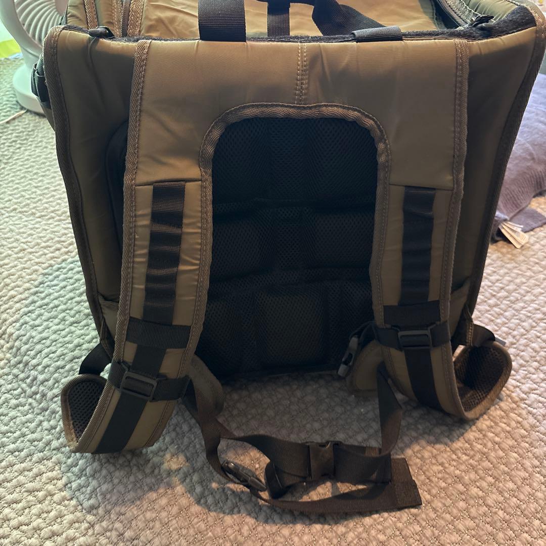 マンダリンブラザーズ　リュック　ナイロン製メッシュ窓付きキャリーバッグ
