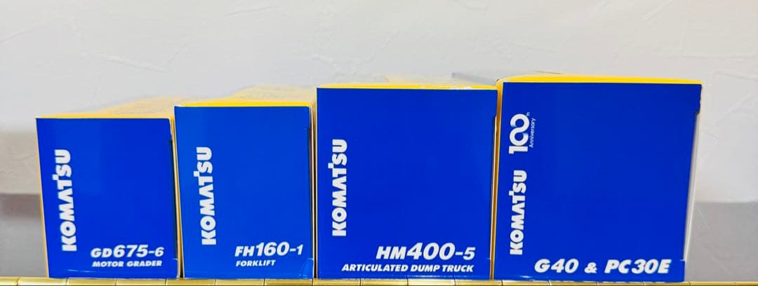 小松製作所　株主優待　オリジナルミニチュア　全期間　12台　2015ー2025年