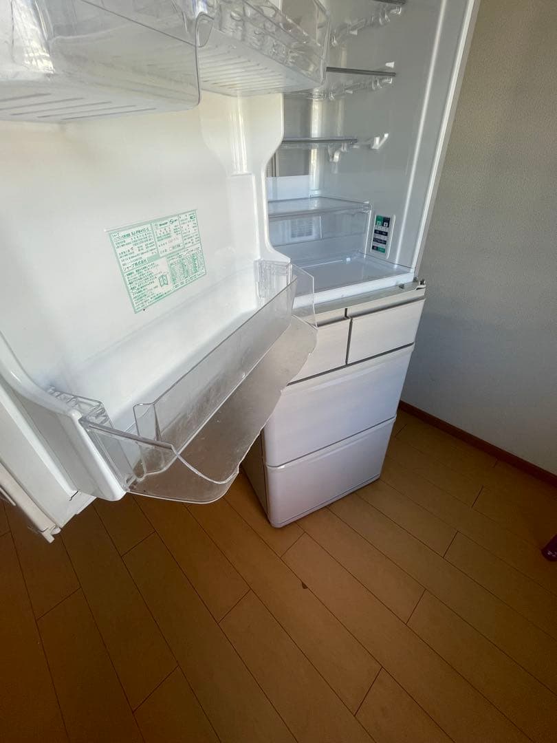 SHARP ホワイト 4ドア冷蔵庫 上部冷却方式　値下げしました⭐︎
