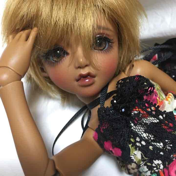 モモカラー limited 球体関節人形