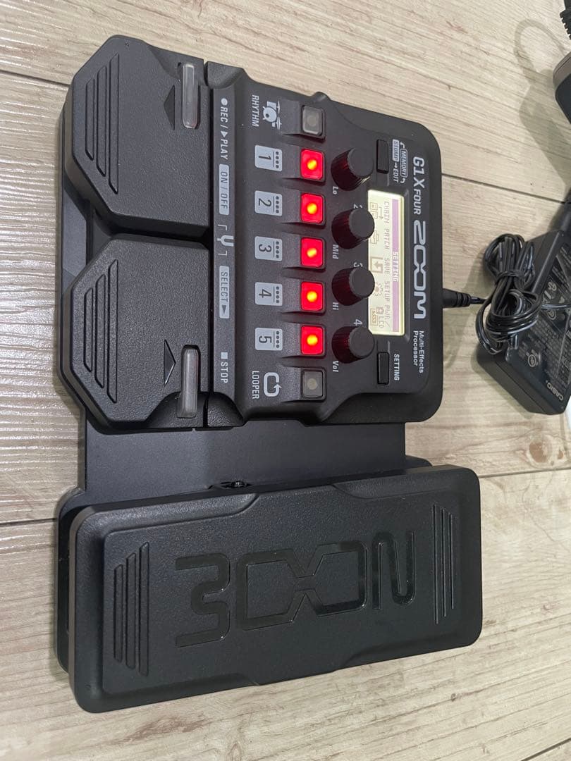 箱付き美品 動作確認済み ZOOM G1X FOUR