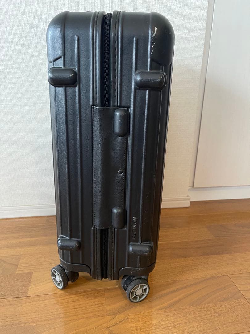 RIMOWA ブラック スーツケース 4輪