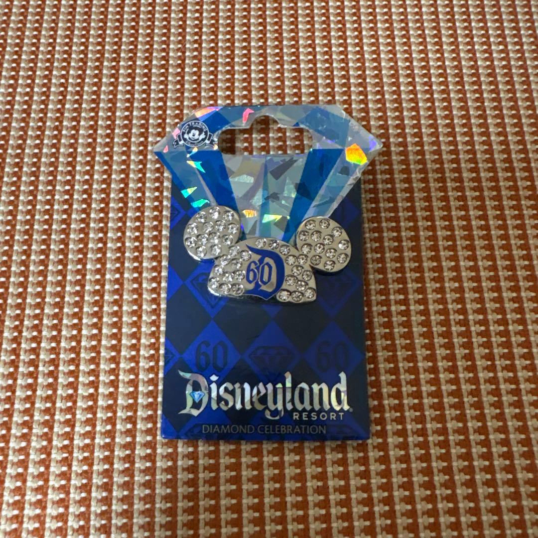 【限定品】ディズニー　カリフォルニア　ピンバッジ　60周年