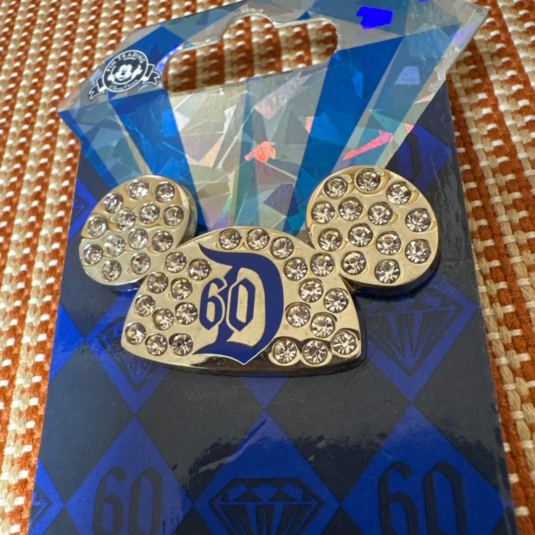 【限定品】ディズニー　カリフォルニア　ピンバッジ　60周年