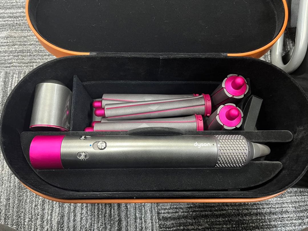 小*春様 Dyson Airwrap ドライヤー