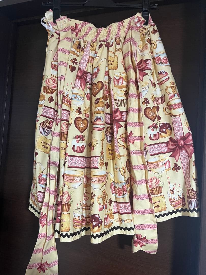イノセントワールド　ベイクドスイーツ　スカート