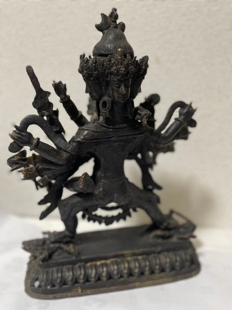 銅の仏像 置物 古銅　チベット仏 ブロンズ 古美術