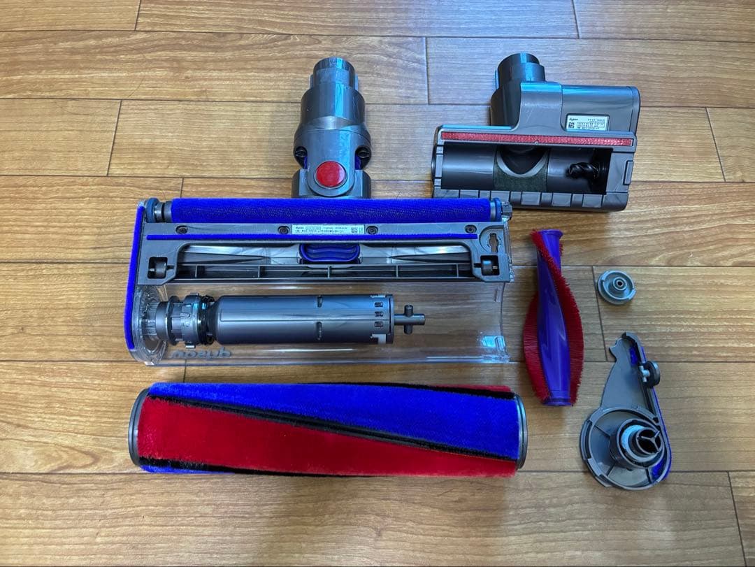 【美品】dyson V8 absolute【新品】アクセサリ多数 43分