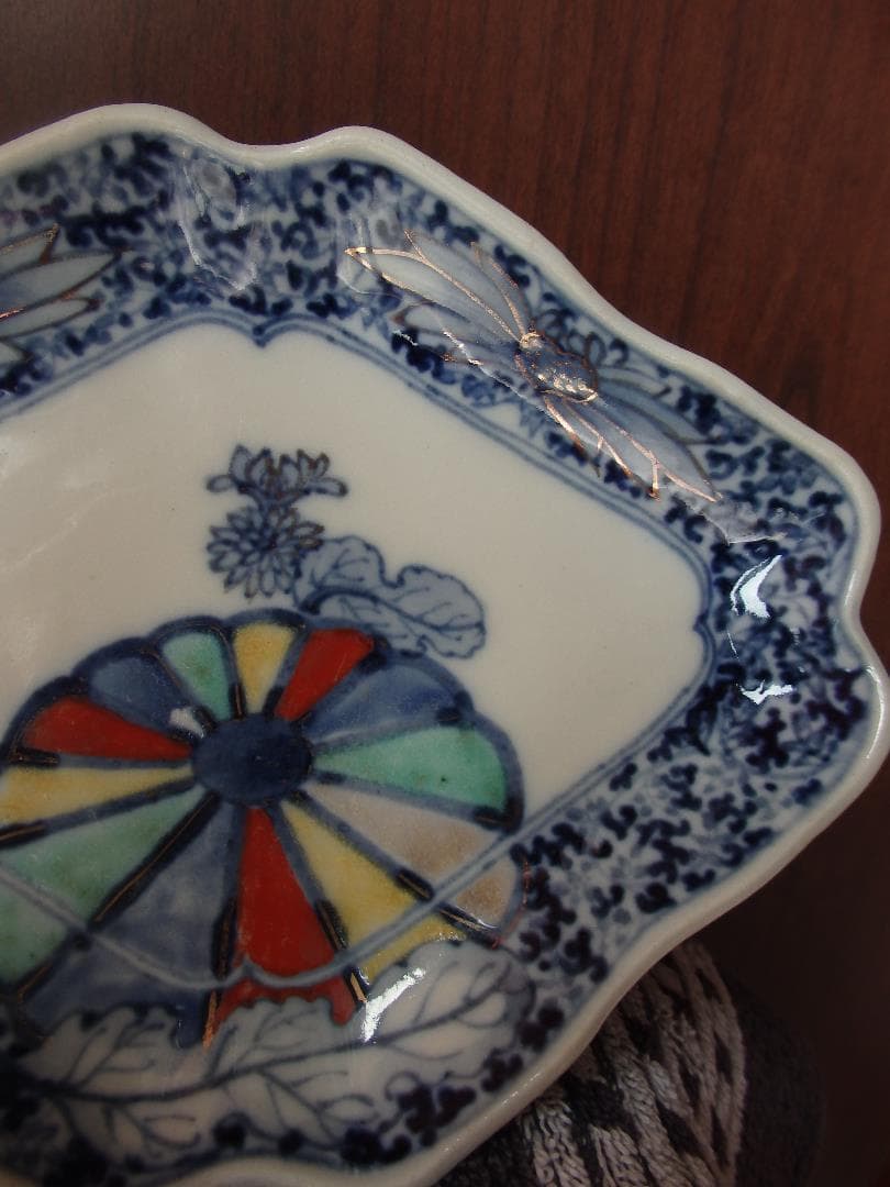 江戸中期　古伊万里　金襴色絵染付　花唐草　菱形皿　成化年製銘