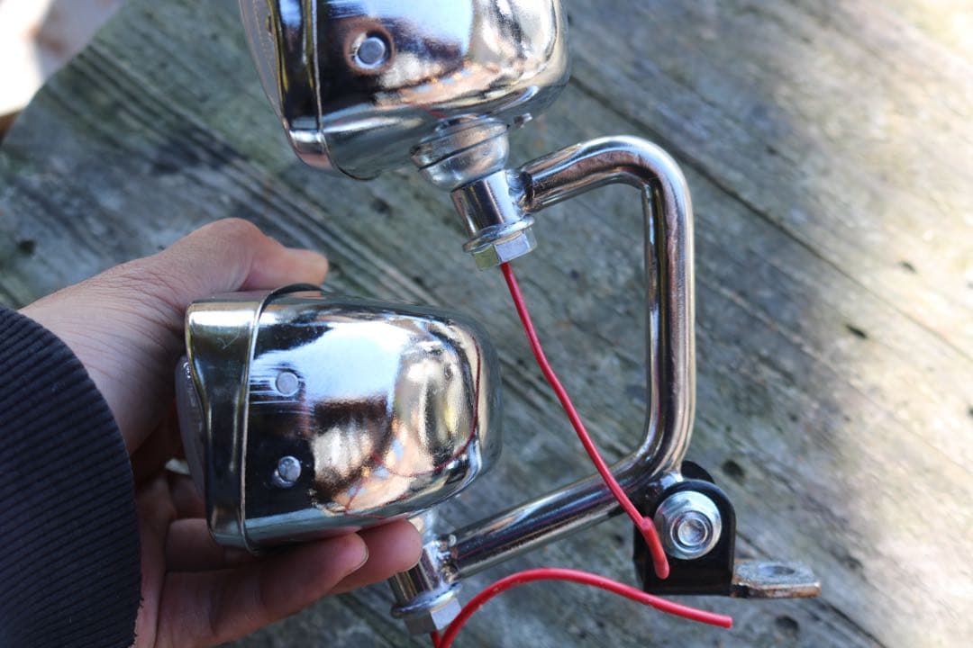 ひ*ん様 スクエア　ダブル　ヘッドライト　専用ステー付き　チョッパー　ハーレー