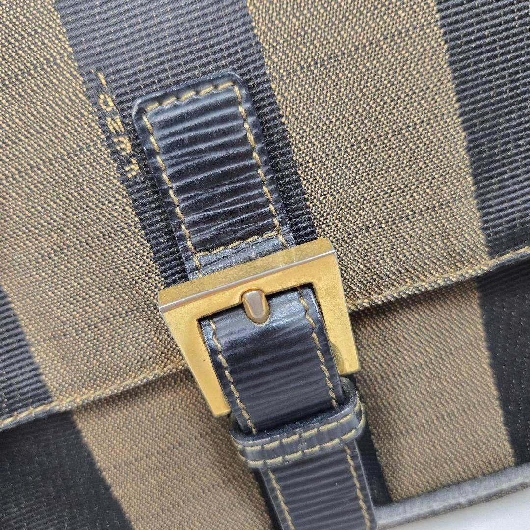 美品 FENDI ショルダーバッグ ペカン柄 キャンバス レザー