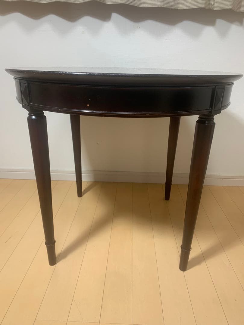 ラウンドテーブル　ダークブラウン 円形ダイニングテーブル　アンティーク