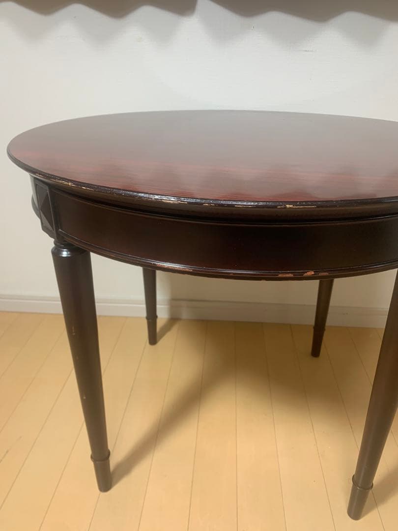 ラウンドテーブル　ダークブラウン 円形ダイニングテーブル　アンティーク