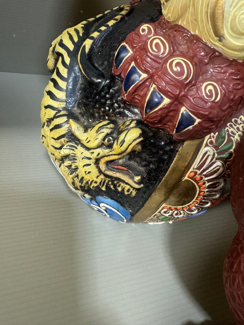 2345 九谷焼 八幡窯　金彩 虎文　唐獅子 縁起物 置物